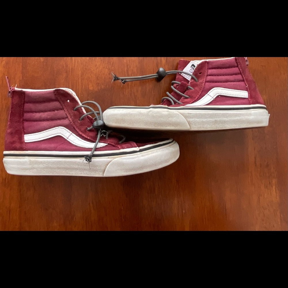 GUC Ankle High Maroon Velvet Vans